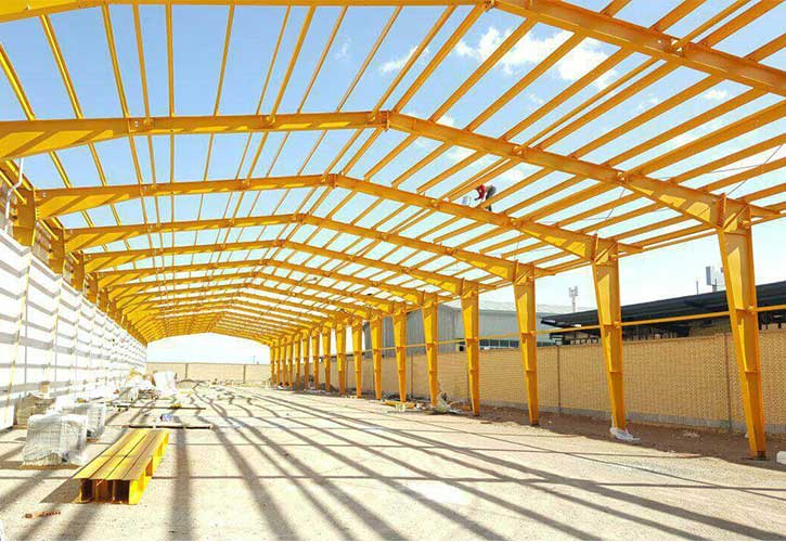 بررسی بهترین رنگ ها برای سوله های فلزی در مناطق مرطوب