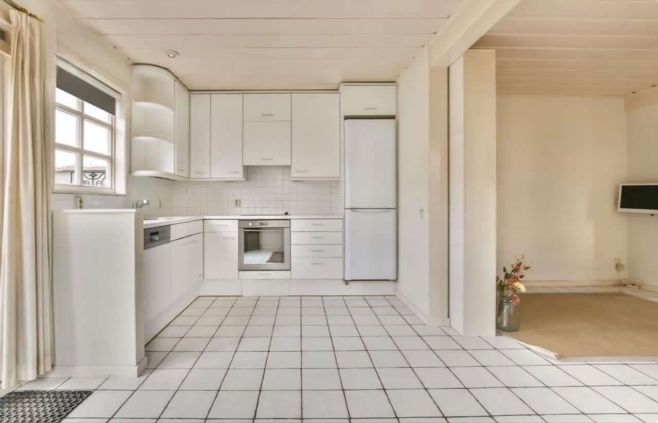 نقش رنگ کف در بزرگ&zwnj; تر دیده&zwnj; شدن فضا