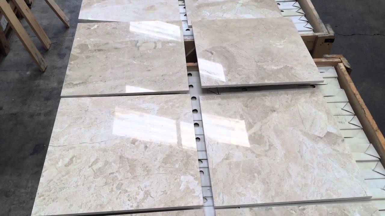 کاشی براق و تمیز کردن آسان