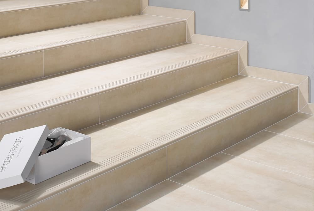 نمای نزدیک از طراحی الگوی چیدمان کاشی&zwnj;ها